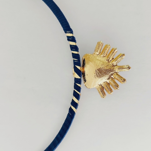 Collar Necklace with a pendant and silk thread - Picture 4 of 5